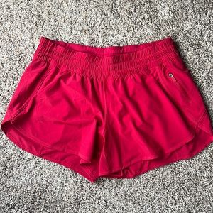 Lululemon tracker short 4”
